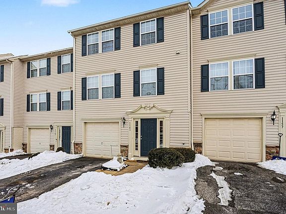 4th image of 1161 Blue Bird Ln