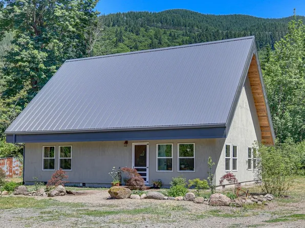 22246 E Hiawatha Rd, Rhododendron, OR 97049