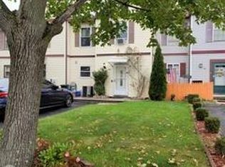 69 Redbud Rd, Piscataway, NJ 08854