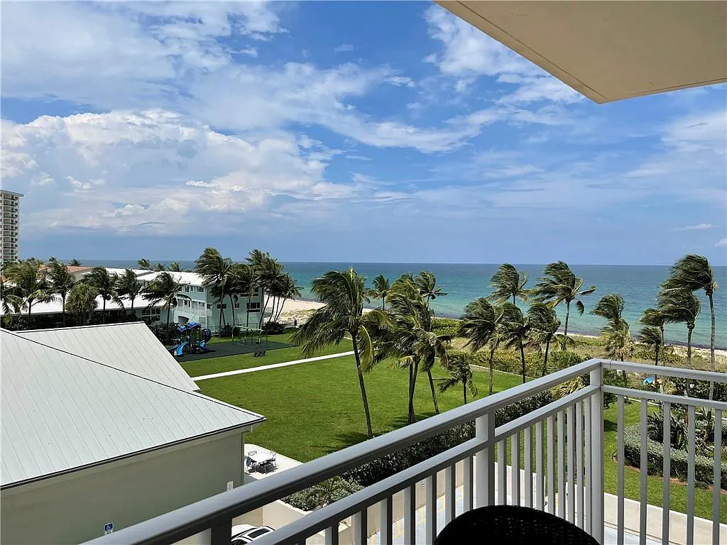 2 bed, 2.0 bath, 1330 sqft, $5,000 — Photo 2