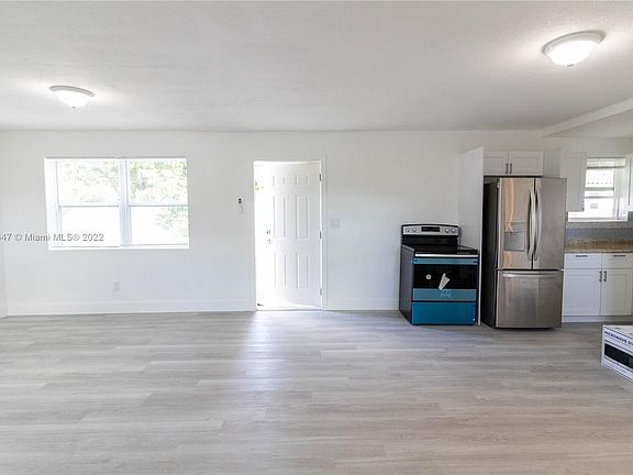 3rd image of 11243 NE 11th Pl #3
