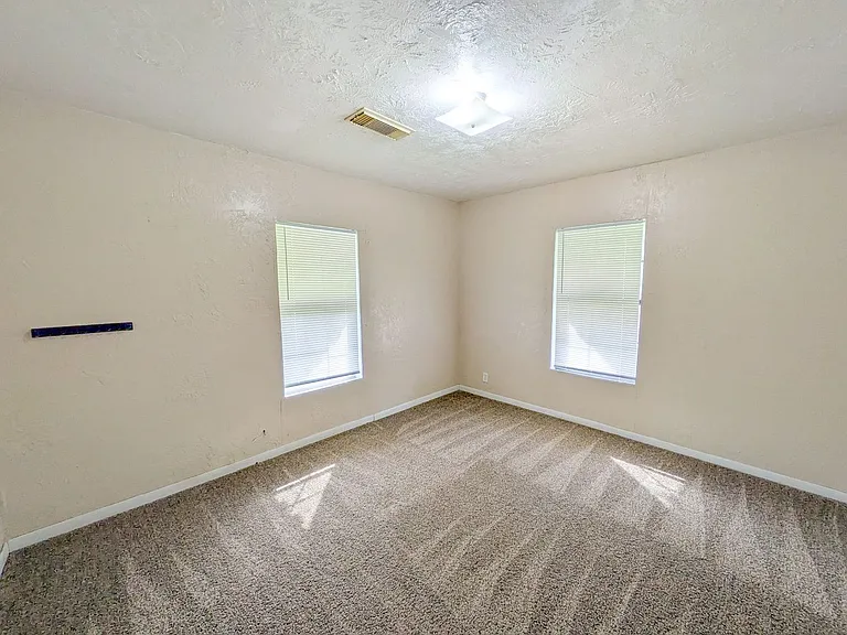 3801 Stuart Ave — Photo 10