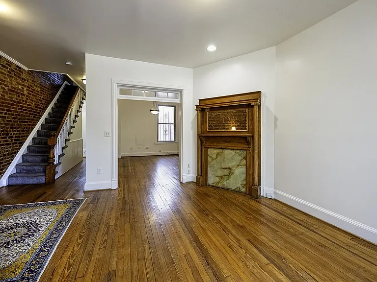145 Thomas St NW — Photo 6