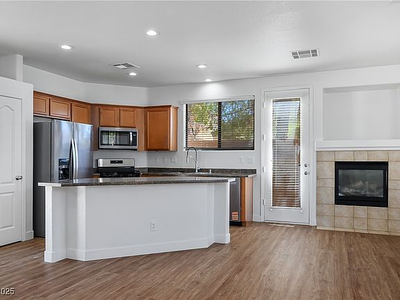 5th image of 5524 Greenley Gardens St