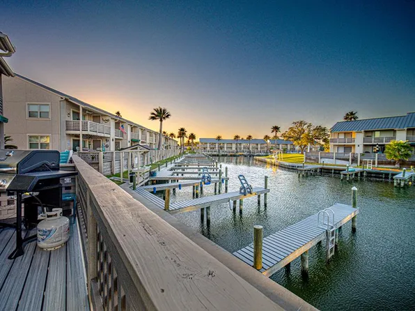 1903 Bayhouse Dr, Rockport, TX 78382