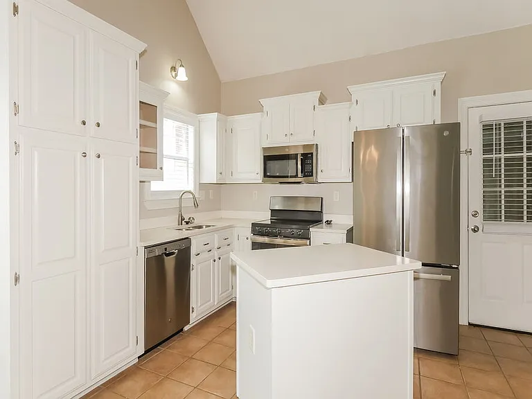 4480 Aberton Dr — Photo 7