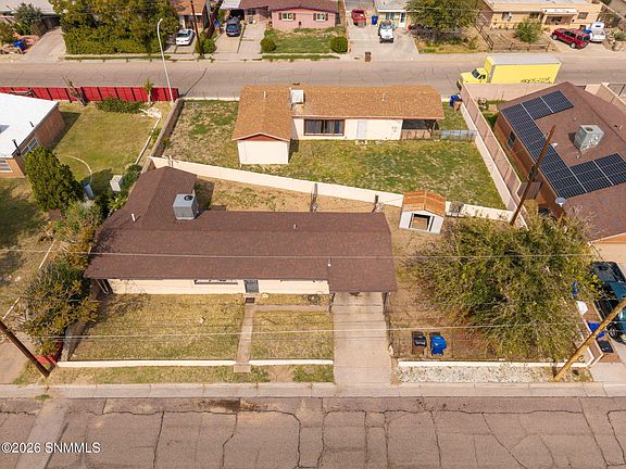 2nd image of 1517 E Boutz Rd
