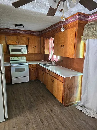 481 Charlie Brown Rd Photo 1
