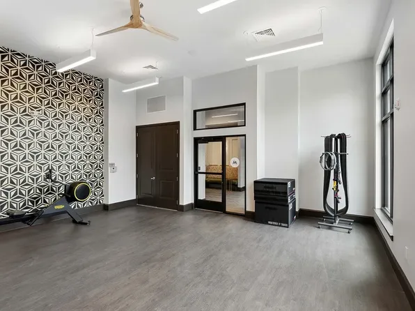 8912 Walker St, Fairfax, VA 22032