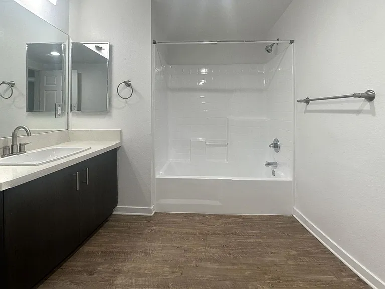 La Buena Ventura Apts...Brand New Building...Amazing Views! — Photo 19