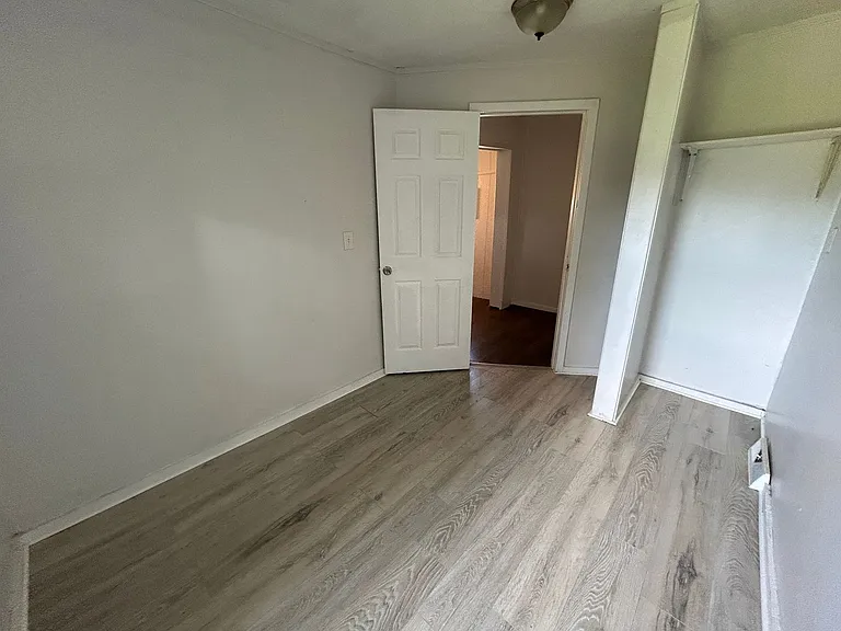 640 W 13th St — Photo 20