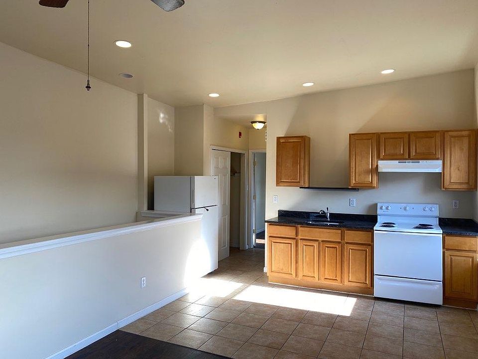 1st image of 20XX Hart Ln Floor 3
