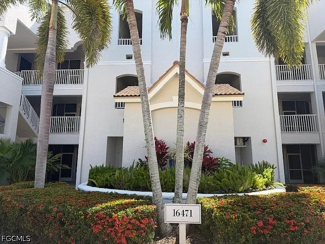 2 bed, 2.0 bath, 1068 sqft, $6,100 — Photo 2