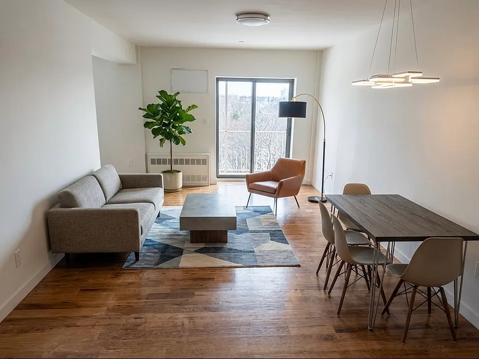 671 Bronx River Rd #10Z