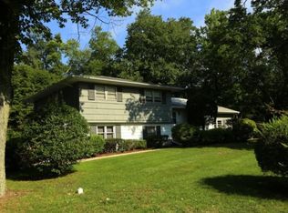 54 Sickletown Rd, West Nyack, NY 10994