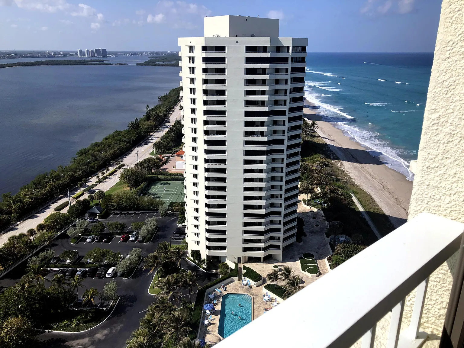 2 bed, 2.0 bath, 1804 sqft, $8,500 — Photo 2