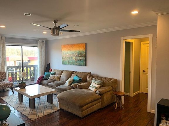 5th image of 17 Granada Cres APT 8