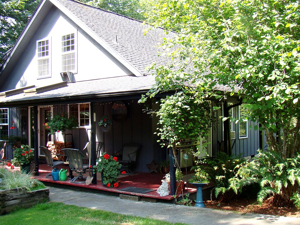 Overview of front & deck