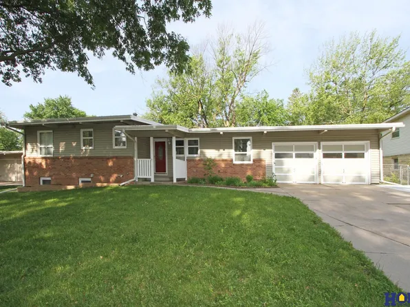 1319 Eastridge Dr, Lincoln, NE 68510