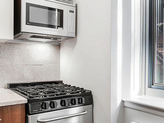4th image of 30 W 18th St APT 4A
