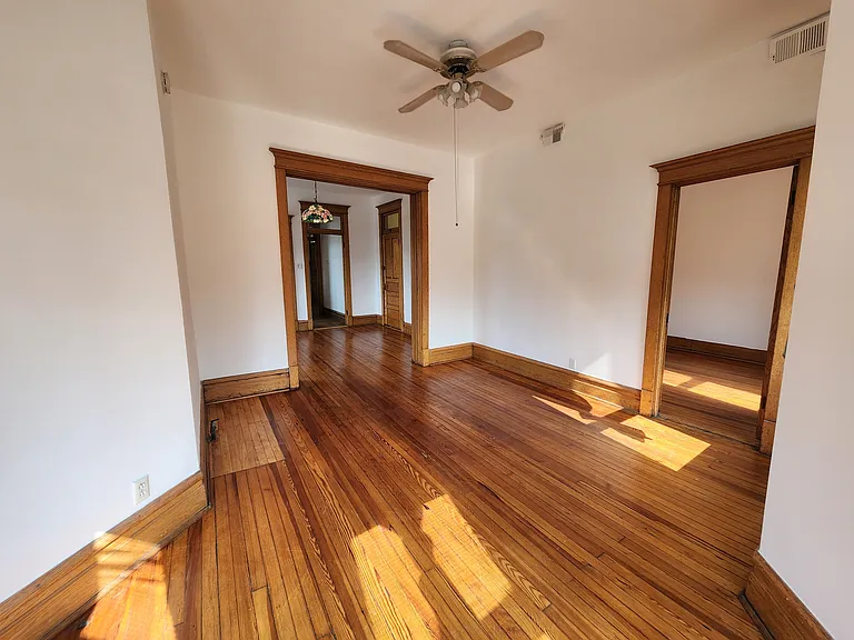 2404 W Superior St #3E — Photo 10