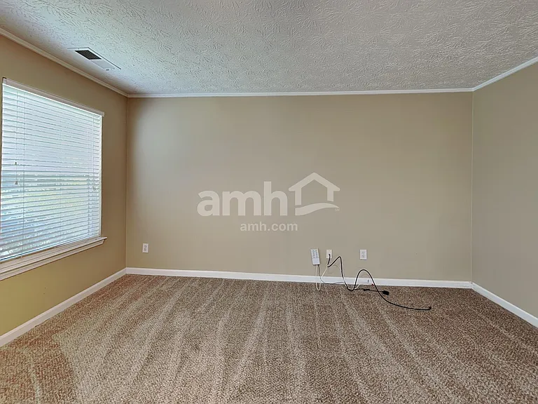 253 Woodcreek Way — Photo 7