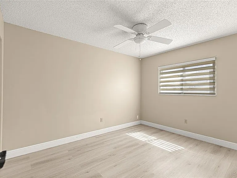8470 SW 107th Pl — Photo 28