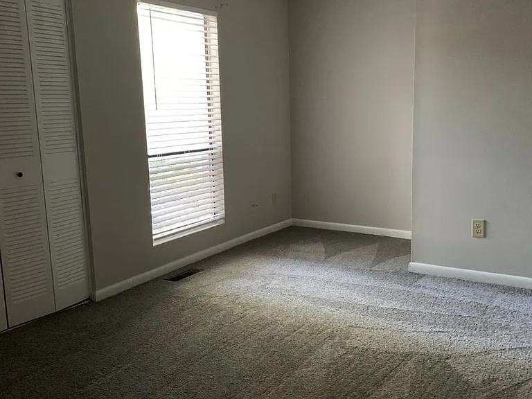225 Village Ln #D — Photo 10