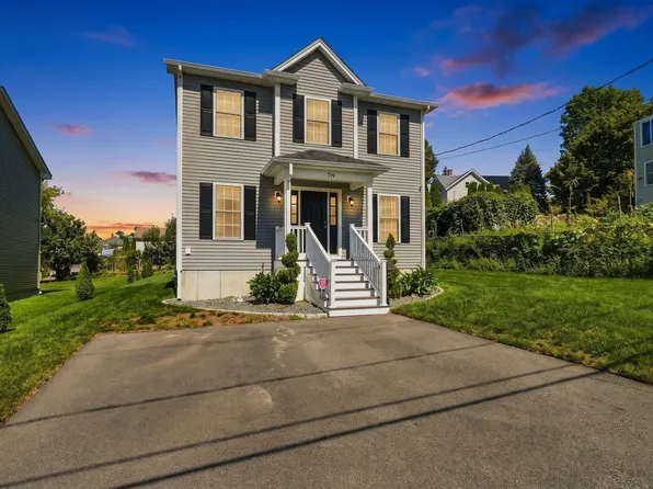 774 Hicks St, Fall River, MA 02724