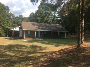 325 Fraley Ln, Deatsville, AL 36022