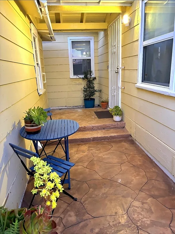 2 bed, 1.0 bath, $5,425 — Photo 2