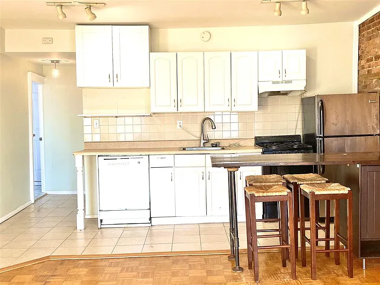 218 Newark Ave #4 — Photo 6