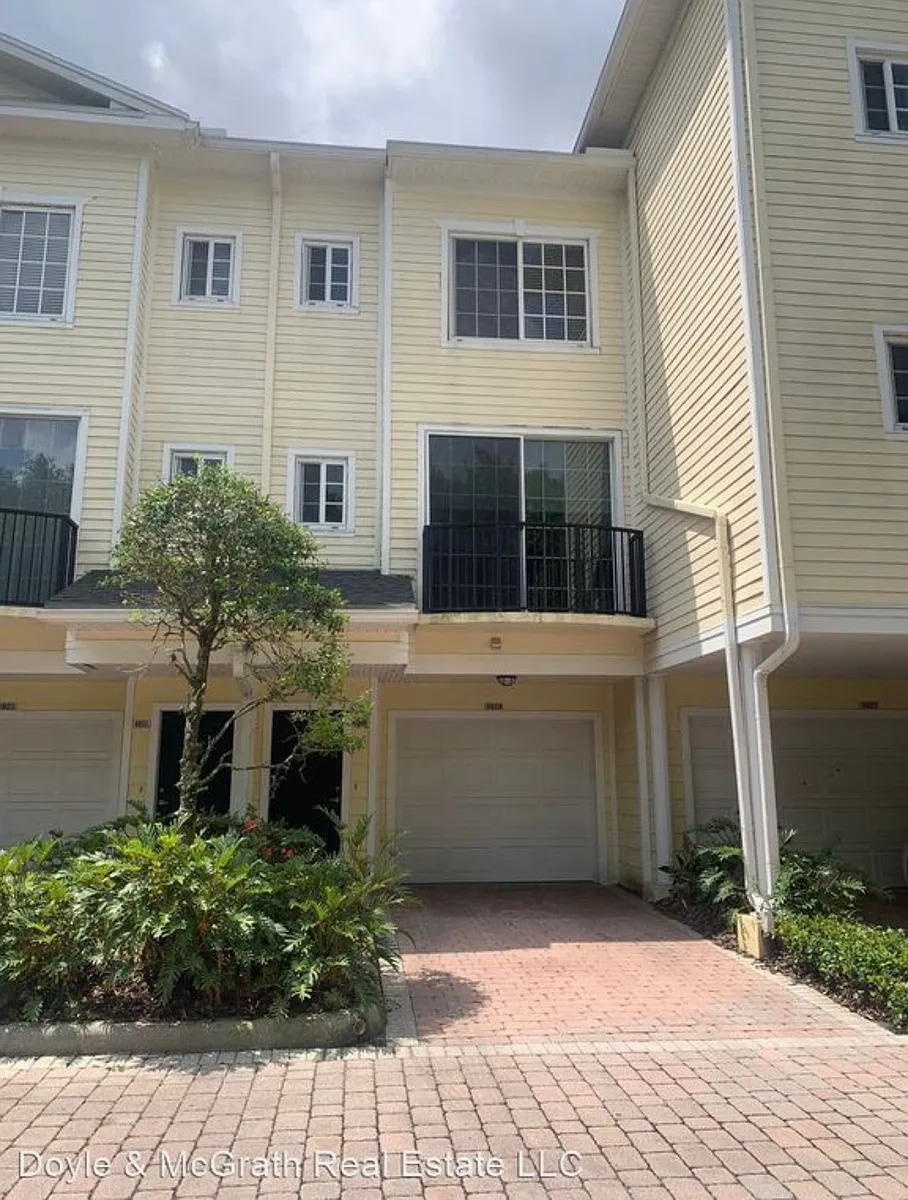 Building Photo - 9829 Meadow Field Cir
