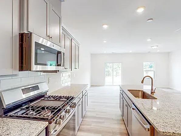 4035 Lawnview Dr, Charlotte, NC 28269