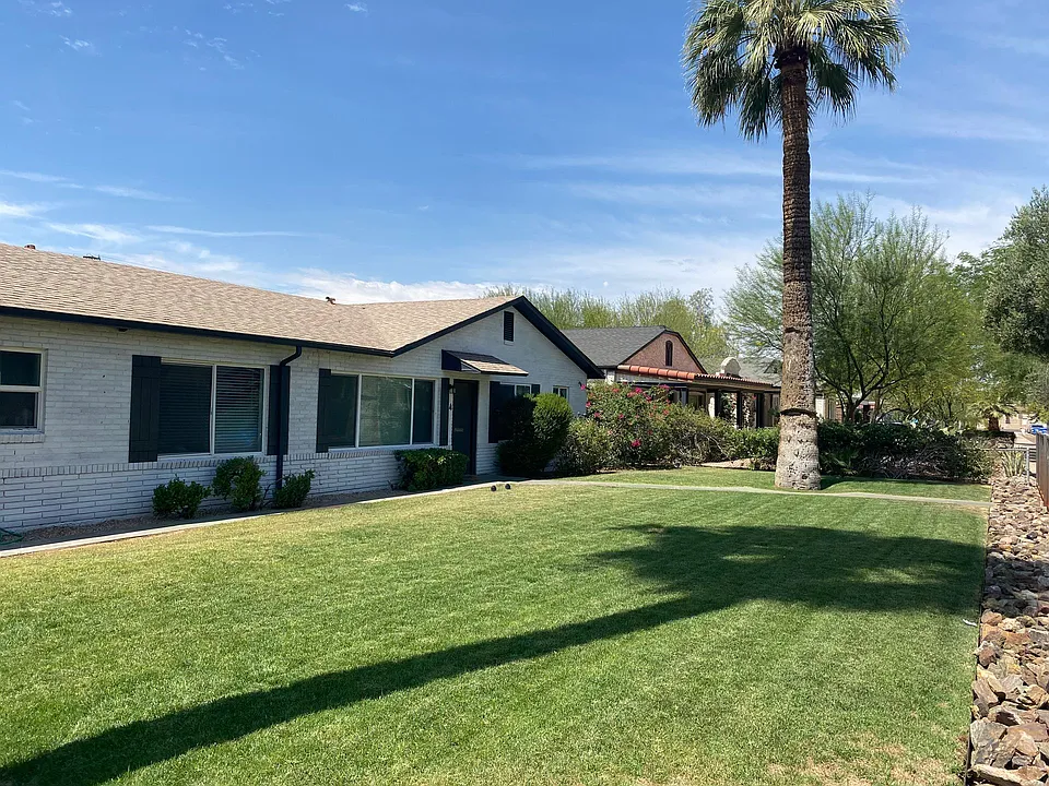 743 E Coronado Rd