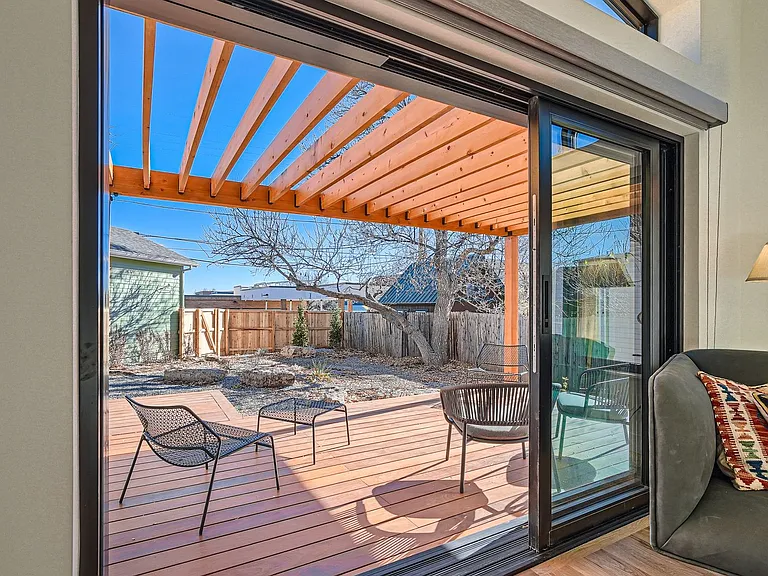 824 La Farge Ave — Photo 25