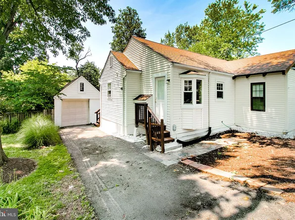 2904 Fairmont St, Falls Church, VA 22042