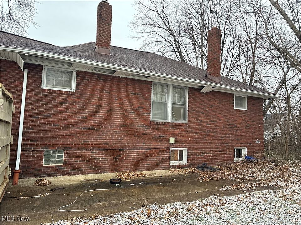 2nd image of 3867 W 140th St