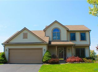240 Twinbrook Dr, Perrysburg, OH 43551