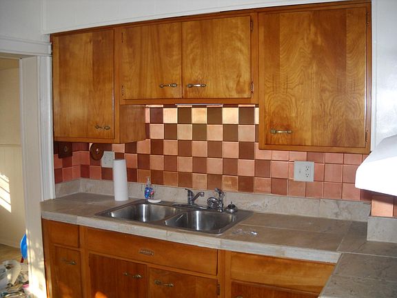 3rd image of 3908 College Ave