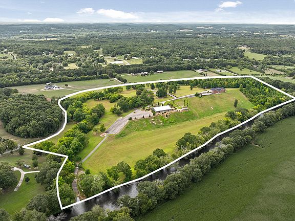 2nd image of 1020 Thomas Rd