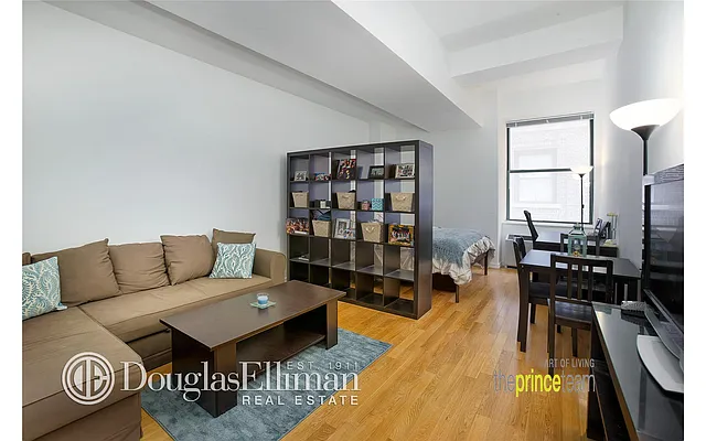Rented by Douglas Elliman | media 7