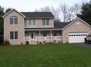 114 Sheffield Ln, Falling Waters, WV 25419