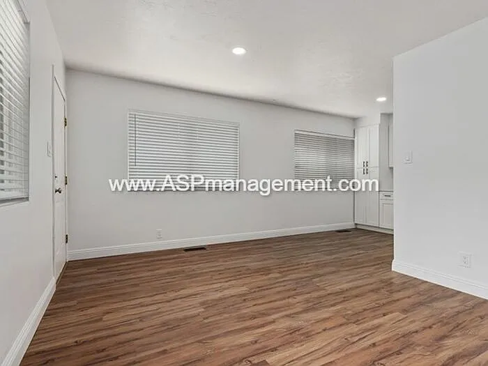 2554 E Park St #B — Photo 5