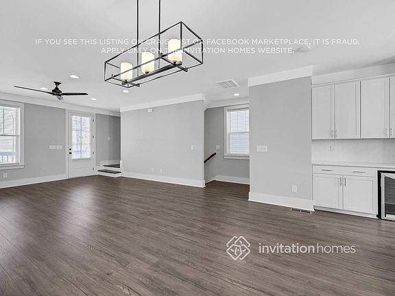 4th image of 647 Vernon Ave APT 212