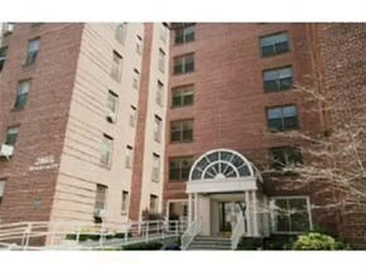 Sold by Advisors Realty Inc | media 1