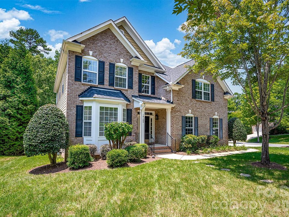 1st image of 10104 Treetop Ln