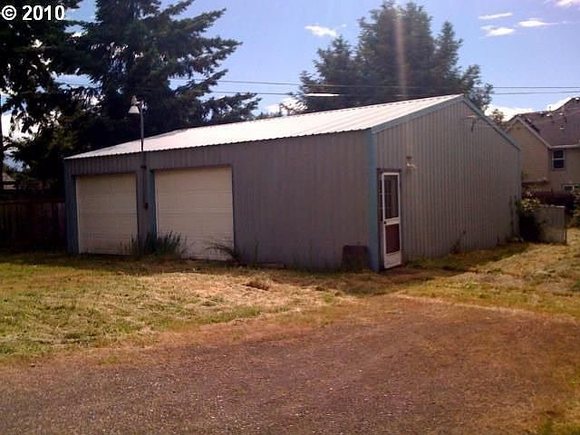 2nd image of 19409 Meyers Rd