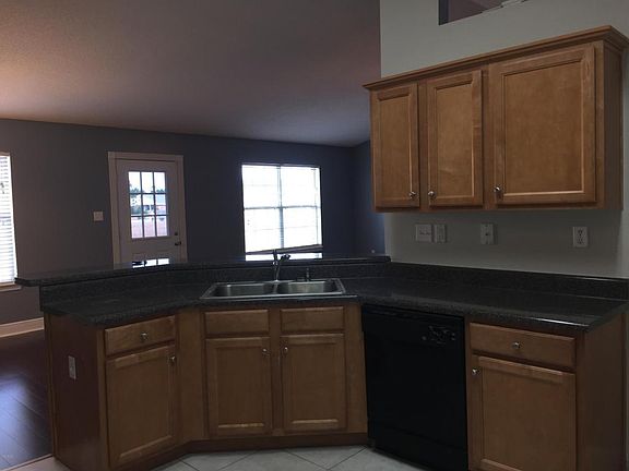 4th image of 14079 Maddie Cir