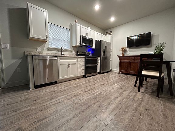 4th image of 1193 W Romana St